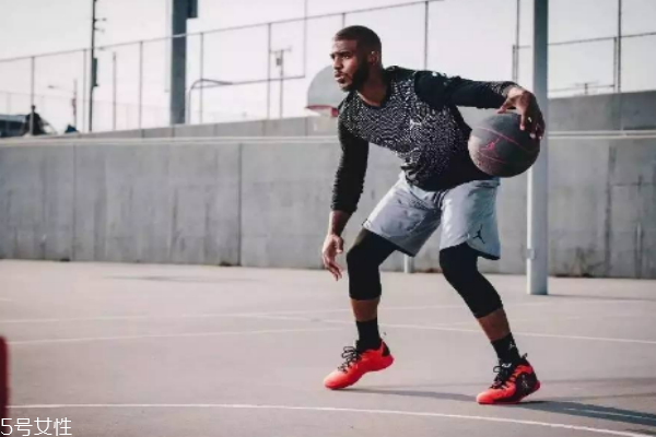 什么篮球鞋适合水泥地打球,什么篮球鞋适合水泥地实战