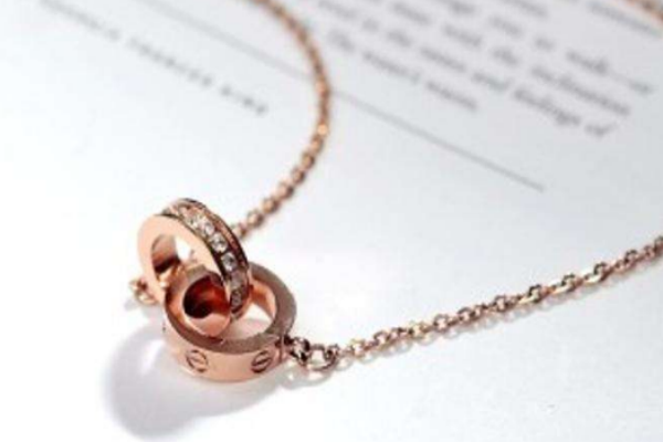 彩金项链配什么吊坠好,彩金项链的简单介绍