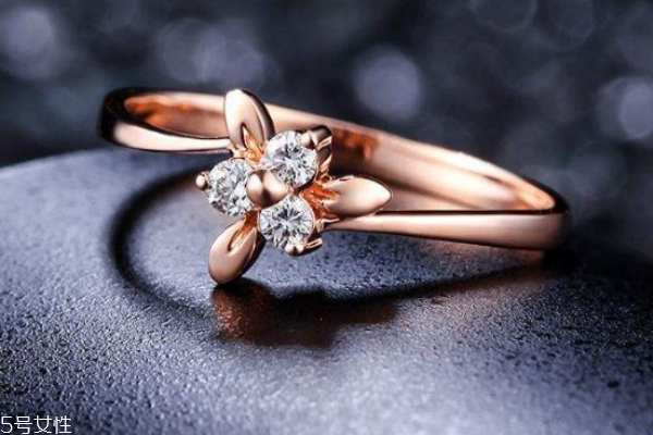 18k金钻石戒指掉色了怎么办,铂金戒指不亮了要怎么处理