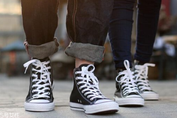 匡威能穿多久,匡威帆布鞋一般可以穿多久 匡威能穿多久,匡威帆布鞋一般可以穿多久