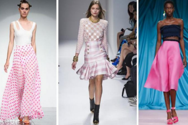 粉色半身裙配什么颜色上衣,粉色半身裙穿搭冬季