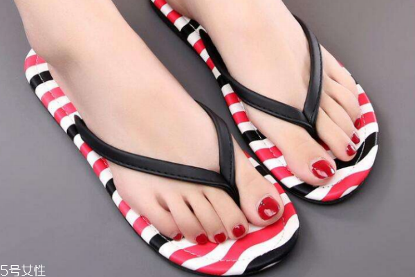 孕妇为什么不能穿人字拖,孕妇为什么不能穿人字拖鞋 孕妇为什么不能穿人字拖,孕妇为什么不能穿人字拖鞋