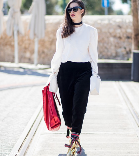 白色上衣搭配技巧,白色上衣如何搭配