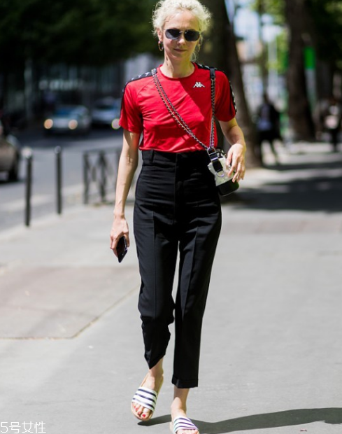 西裤t恤搭配,西裤t恤女