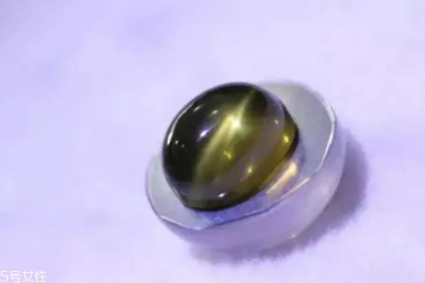 猫眼石的风水作用,猫眼石的风水作用和佩戴禁忌