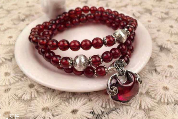 石榴石手链净化方法,石榴石手链怎么消磁净化