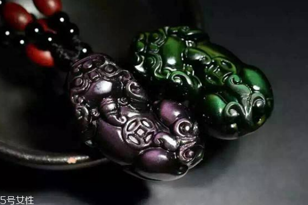 有人貔貅吊坠头朝下佩戴吗,貔貅吊坠头朝上对着自己