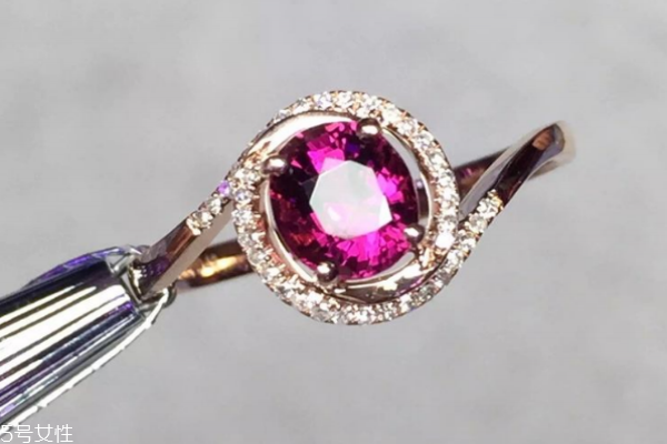 碧玺戒指怎么清洗,碧玺戒指保养和注意事项