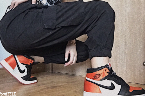 aj1适合女生穿吗,女款aj1男生能穿吗