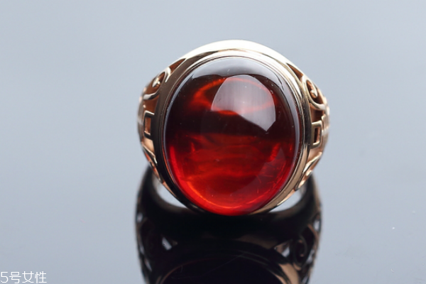 琥珀蜜蜡有什么区别,琥珀是什么东西? 琥珀蜜蜡有什么区别,琥珀是什么东西?