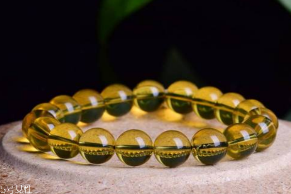 琥珀可以戴着睡觉么,琥珀是不是有助于睡眠