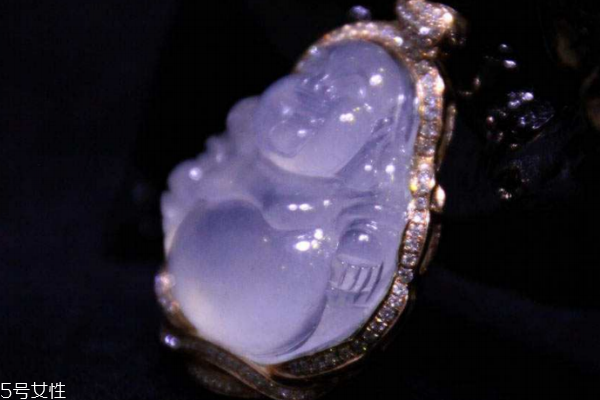 真正的冰种翡翠值多少钱,一般冰种翡翠什么价? 真正的冰种翡翠值多少钱,一般冰种翡翠什么价?