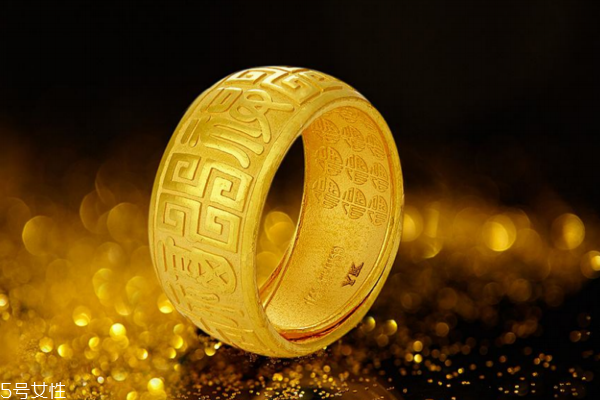 黄金戒指可以戴着睡觉吗,黄金首饰可以戴着睡觉吗