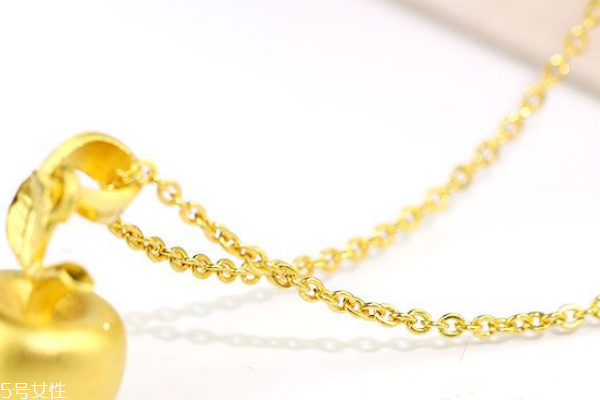 黄金项链钢印在哪看,项链的钢印在哪里