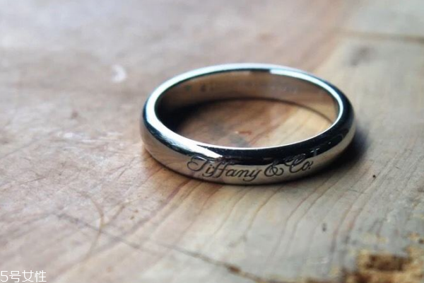 铂金戒指可以换吗,金戒指换购需要带什么