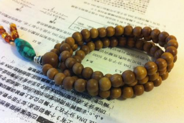 檀木手串贵吗,什么檀木手串比较名贵