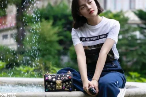 miumiu情人节限定爱心包,miumiu限量版包包 miumiu情人节限定爱心包,miumiu限量版包包