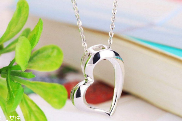 铂金项链多长合适,男士铂金项链多长合适