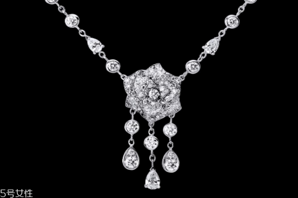 铂金项链居然发黑,金项链发黑是因为什么