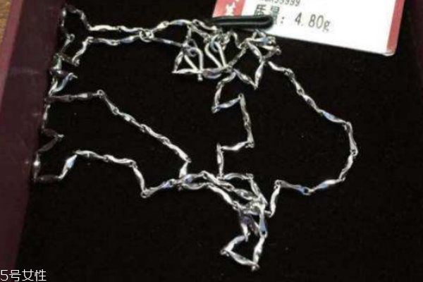 铂金项链打结了怎么办,项链打结了解开的妙招 铂金项链打结了怎么办,项链打结了解开的妙招