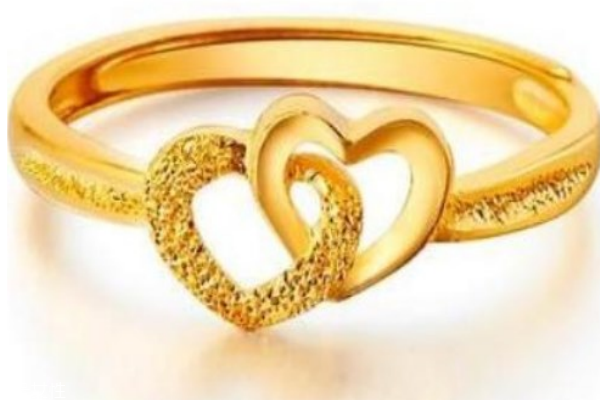 黄金戒指可以沾水吗,金戒指经常沾水好不好