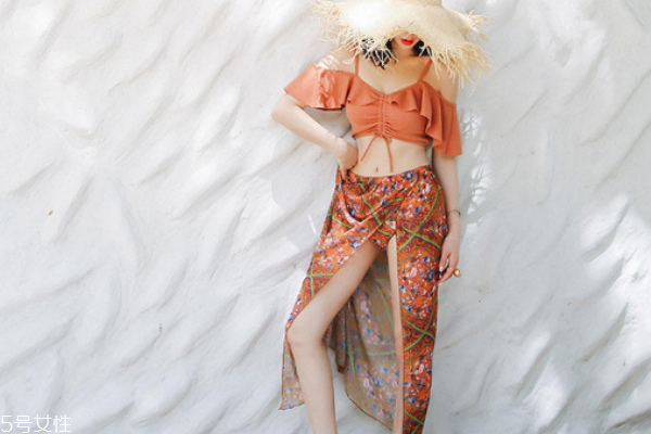 分体式泳衣好还是连体式好,女式三角泳衣