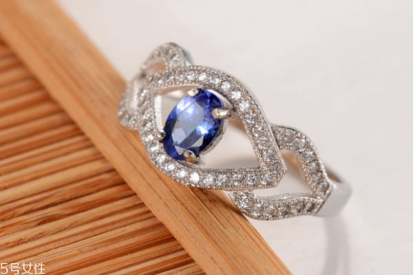 纯银戒指怎么分辨真假,怎么检验戒指是不是纯银的 纯银戒指怎么分辨真假,怎么检验戒指是不是纯银的