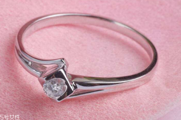 怎样鉴定铂金戒指的真假,铂金戒指真假怎么能分辨清楚