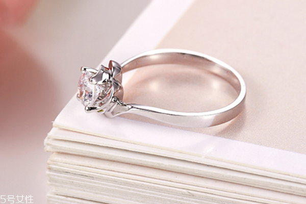 铂金戒指不亮了要怎么处理,铂金戒指戴时间长了不亮了