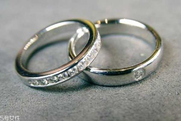 铂金戒指回收吗,铂金带钻的戒指可以回收吗?