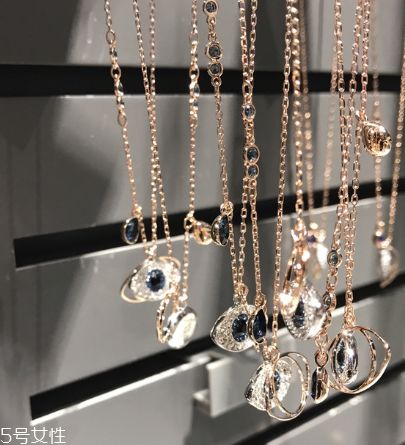 天然水晶和玻璃有何区别,捷克水晶是天然水晶吗