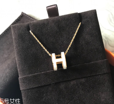 彩金项链可以碰水吗,彩金手链可以碰水吗