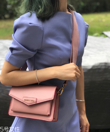 小ck邮差包真假鉴别,小ck邮差包有几个颜色