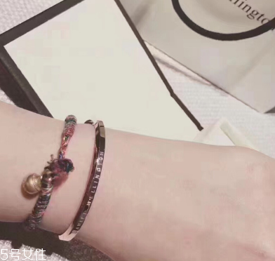 什么是钛钢手镯,钛钢镯子一般什么价位