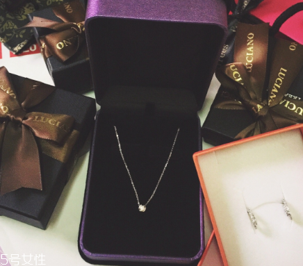 合金项链掉色了怎么恢复,合金材质的项链会掉色吗