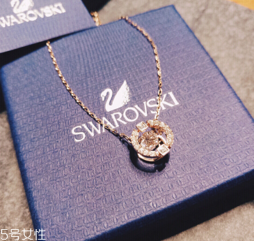 施华洛世奇项链掉色了是怎么回事,施华洛世奇项链掉色么 施华洛世奇项链掉色了是怎么回事,施华洛世奇项链掉色么