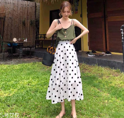 花色对比三要素,花色配什么颜色