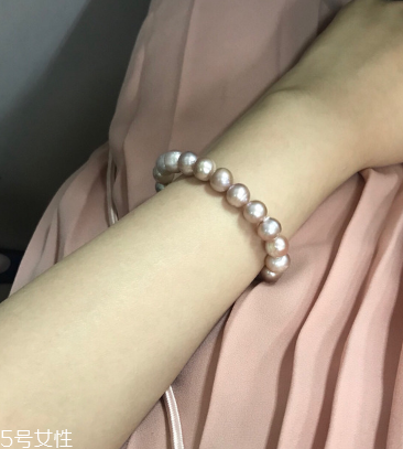 带珍珠手链有哪些好处,珍珠项链有什么好处