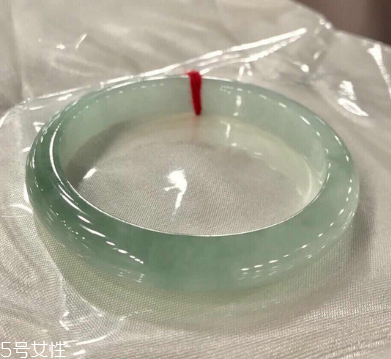 鉴别翡翠手镯真假的方法,翡翠手镯辨别真假 鉴别翡翠手镯真假的方法,翡翠手镯辨别真假