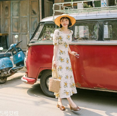 肩宽适合方领吗,肩宽适合方领连衣裙吗 肩宽适合方领吗,肩宽适合方领连衣裙吗