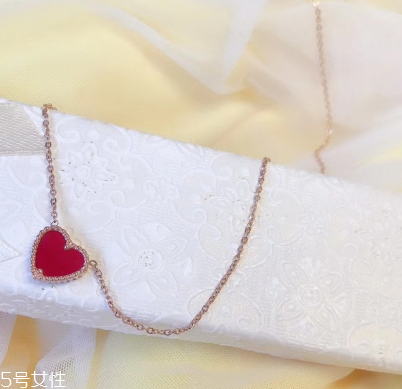 梵克雅宝爱心项链价格,梵克雅宝爱心手链