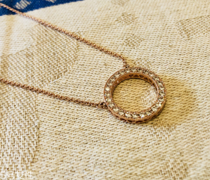玫瑰金项链值得买吗,为什么玫瑰金首饰那么贵