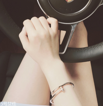 卡地亚钉子手镯官网报价,卡地亚钉子手镯怎么样不易松 卡地亚钉子手镯官网报价,卡地亚钉子手镯怎么样不易松