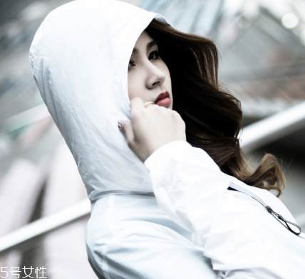 皮肤衣是什么情况下穿的,皮肤碰到衣服感觉不舒服