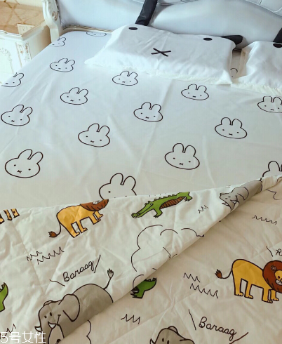 夏凉被冬天盖能捂热吗,盖着被子热,不盖被子冷 夏凉被冬天盖能捂热吗,盖着被子热,不盖被子冷