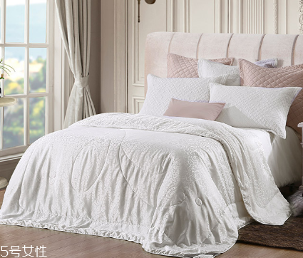 蚕丝被有汗味怎么去除,蚕丝被有气味如何处理