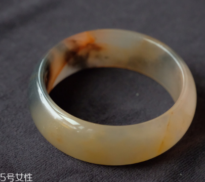 金丝玉手镯好吗,带金丝玉手镯的好处