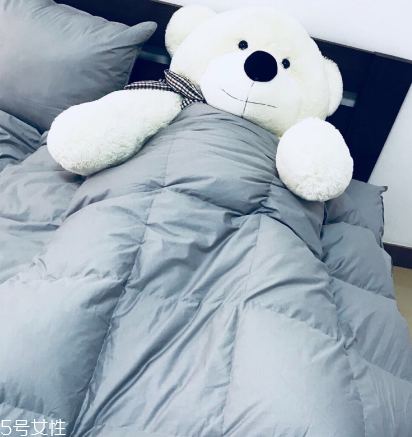 羽绒被是怎么充绒的,羽绒服充的什么绒