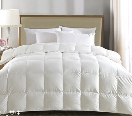 羽绒被发黄用什么洗,羽绒被发黄怎么洗