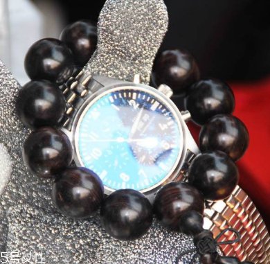 乌木做手串好吗,正宗的乌木手串能值多少钱 乌木做手串好吗,正宗的乌木手串能值多少钱